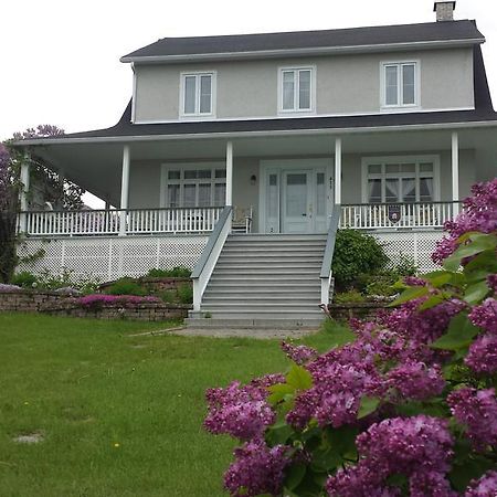 Auberge Gite Maison Des Lilas La Malbaie Exteriör bild