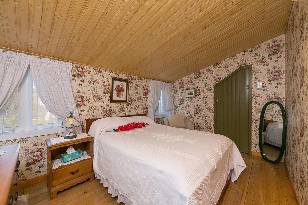 Auberge Gite Maison Des Lilas La Malbaie Exteriör bild