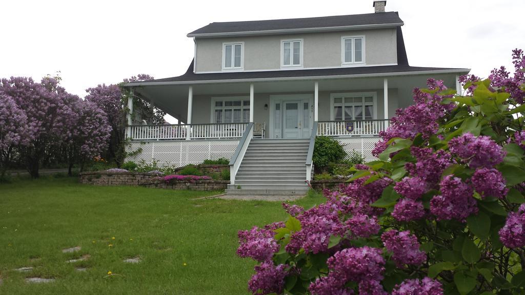 Auberge Gite Maison Des Lilas La Malbaie Exteriör bild