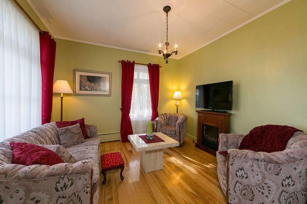 Auberge Gite Maison Des Lilas La Malbaie Exteriör bild